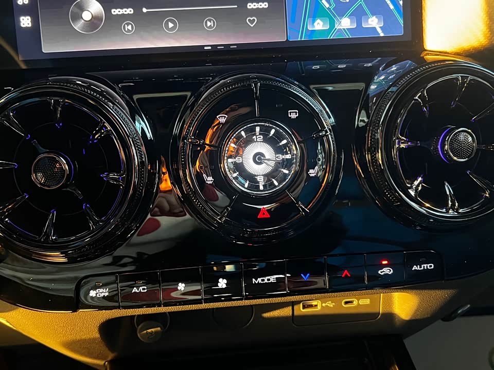 CrossBoundary Co-creation tank 300