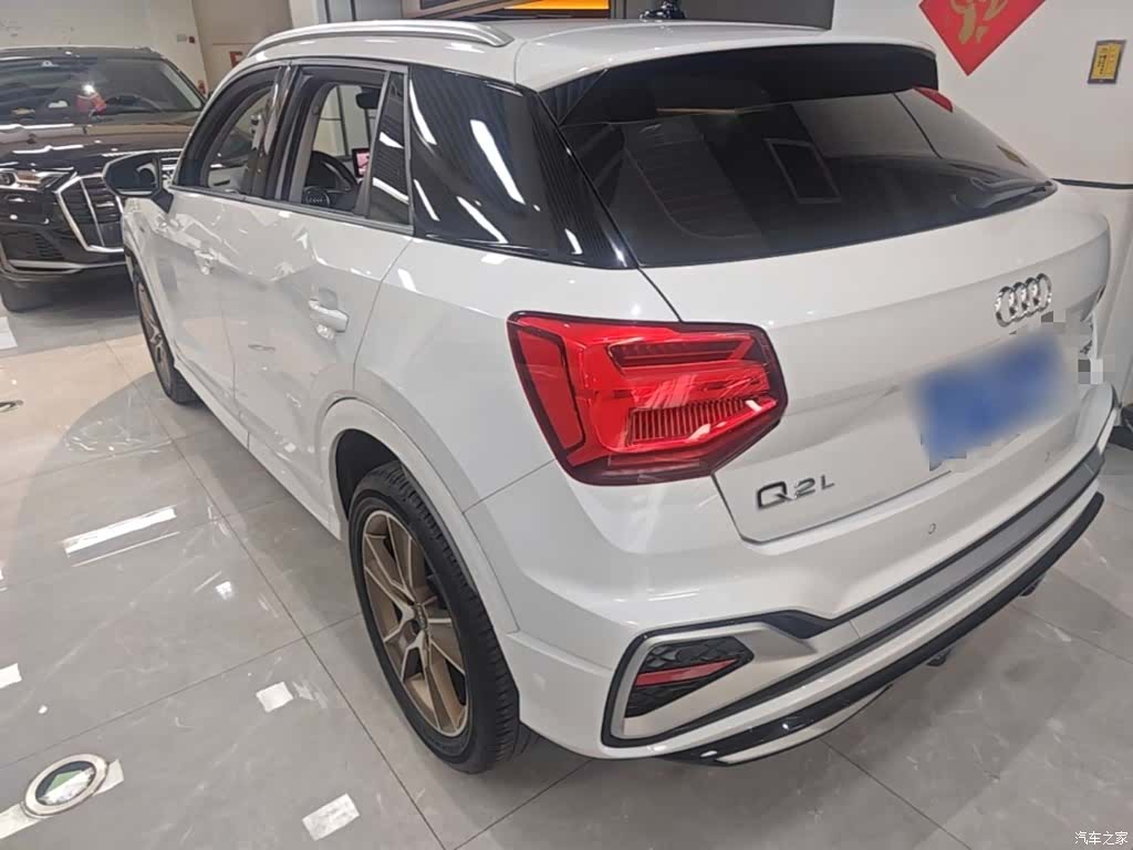 Audi Q2L, 2022 все фото