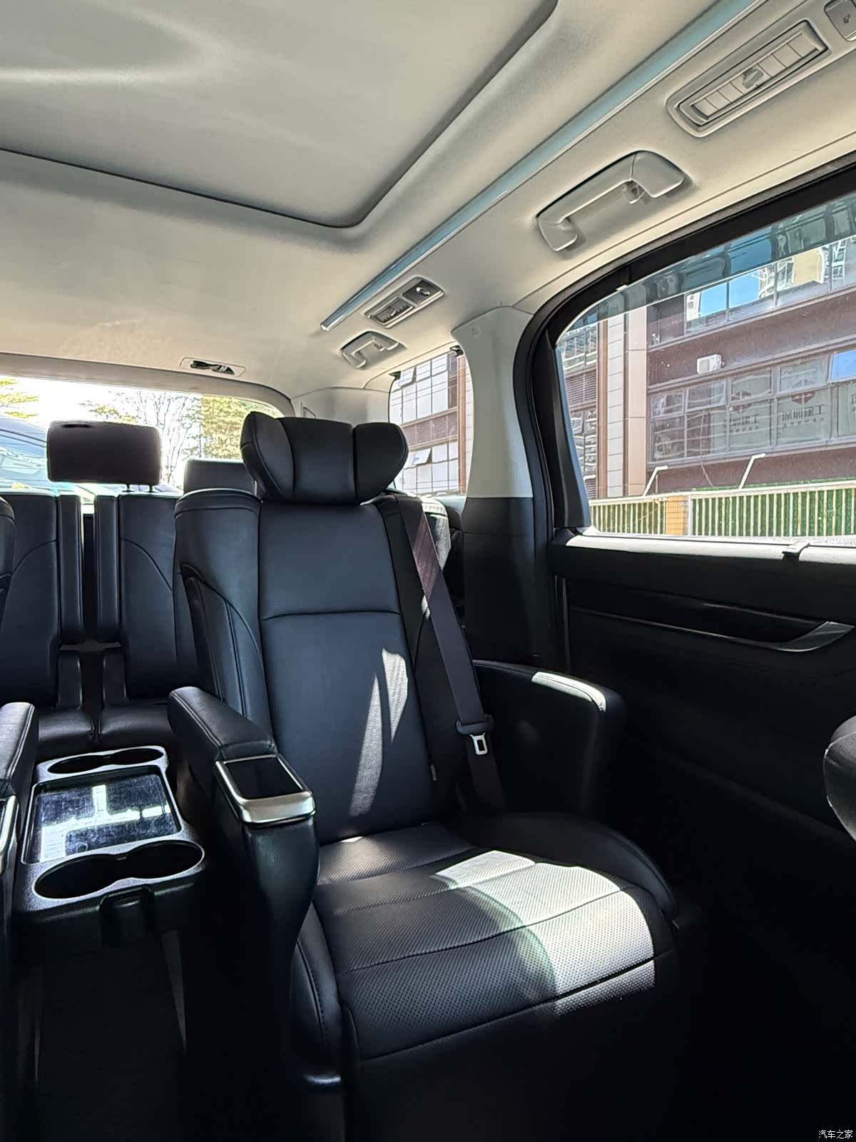Toyota Vellfire, 2019 13