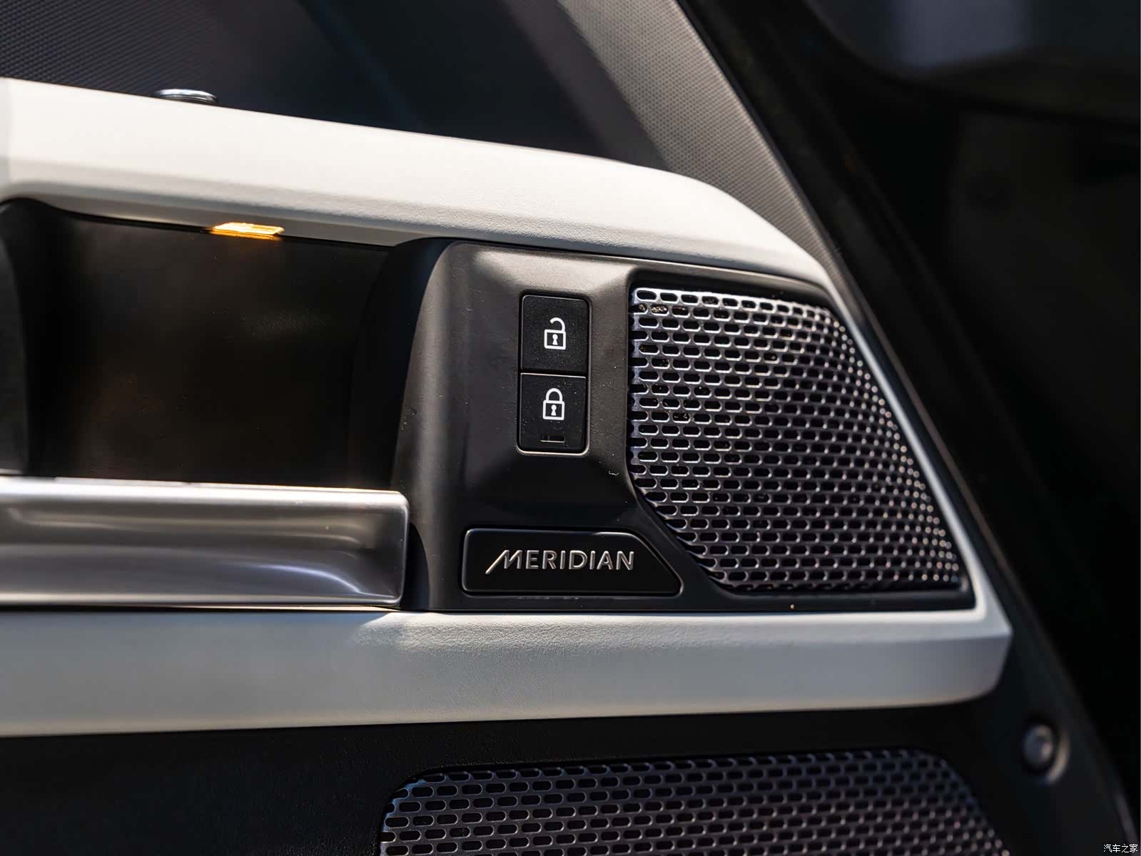 Land Rover Defender, 2022 18