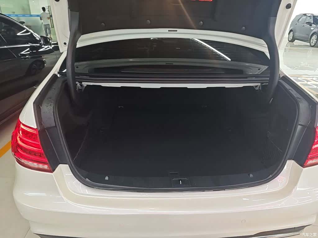 Mercedes-Benz E-Class, 2015 19