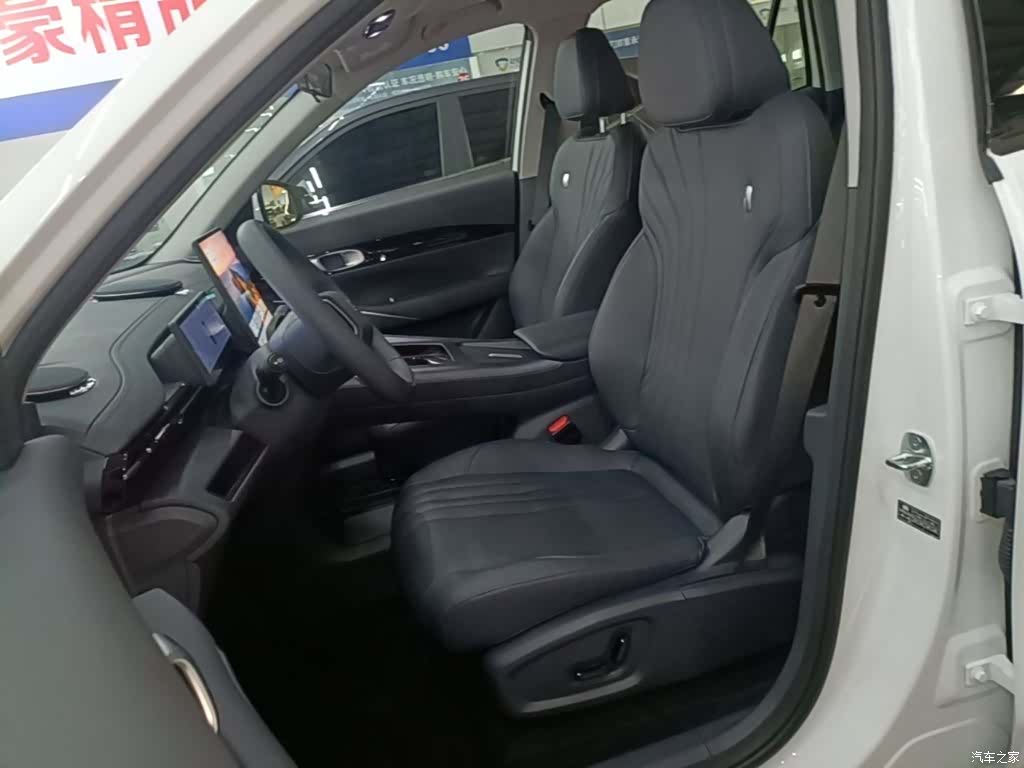 Geely Galaxy E5, 2026 11
