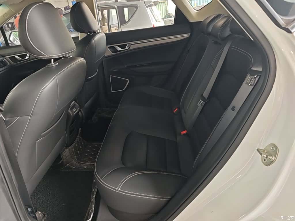 Geely Emgrand, 2019 17