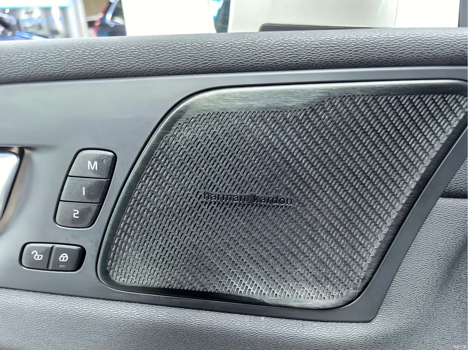 Volvo XC60, 2020 все фото