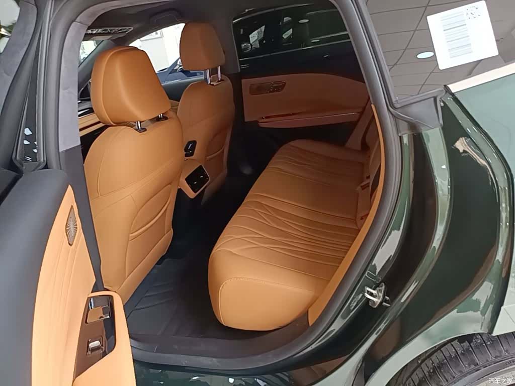 Geely 8, 2025 17