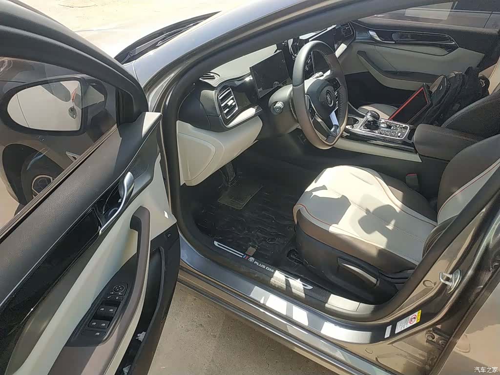 BYD Qin, 2023 16