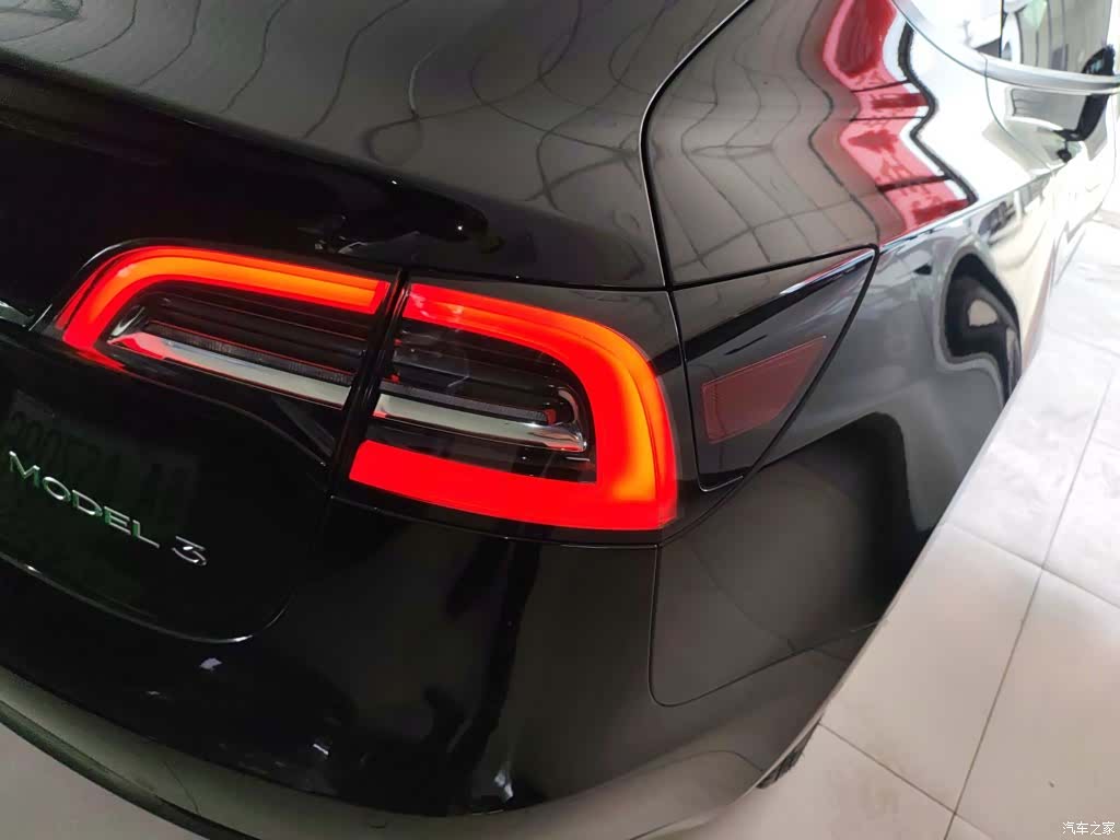 Tesla Model 3, 2021 24