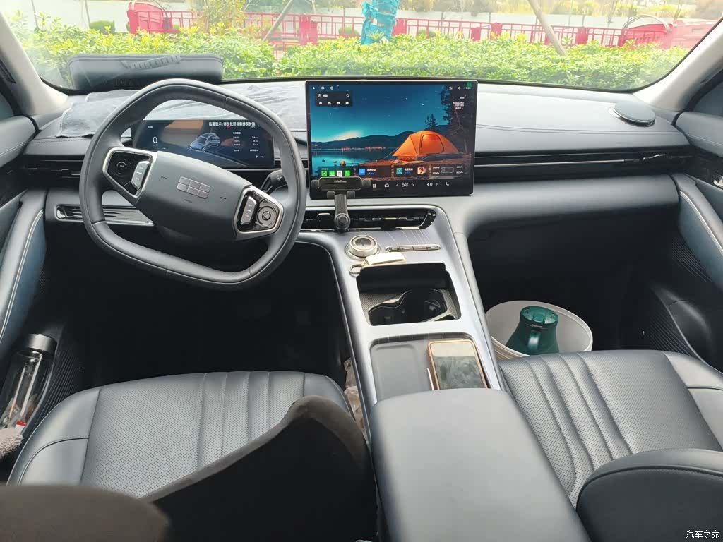 Geely Galaxy E5, 2025 13