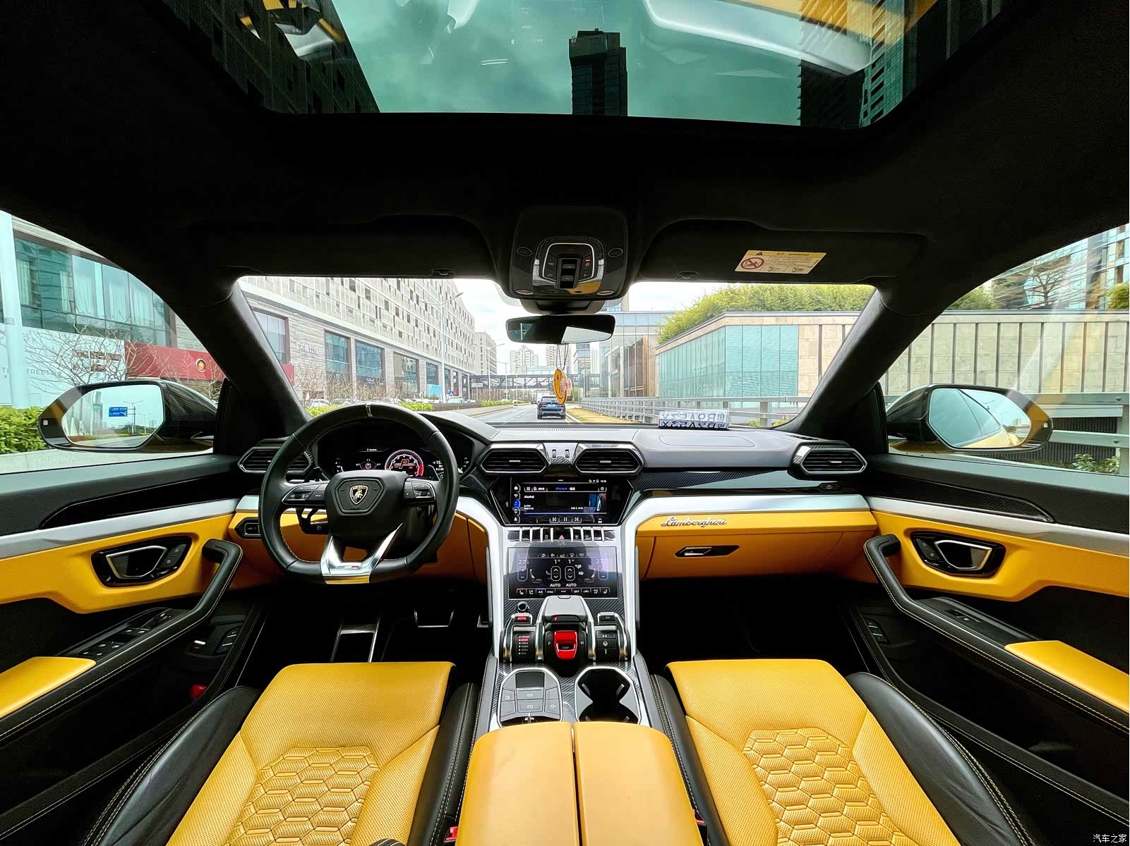 Lamborghini Urus, 2021 11