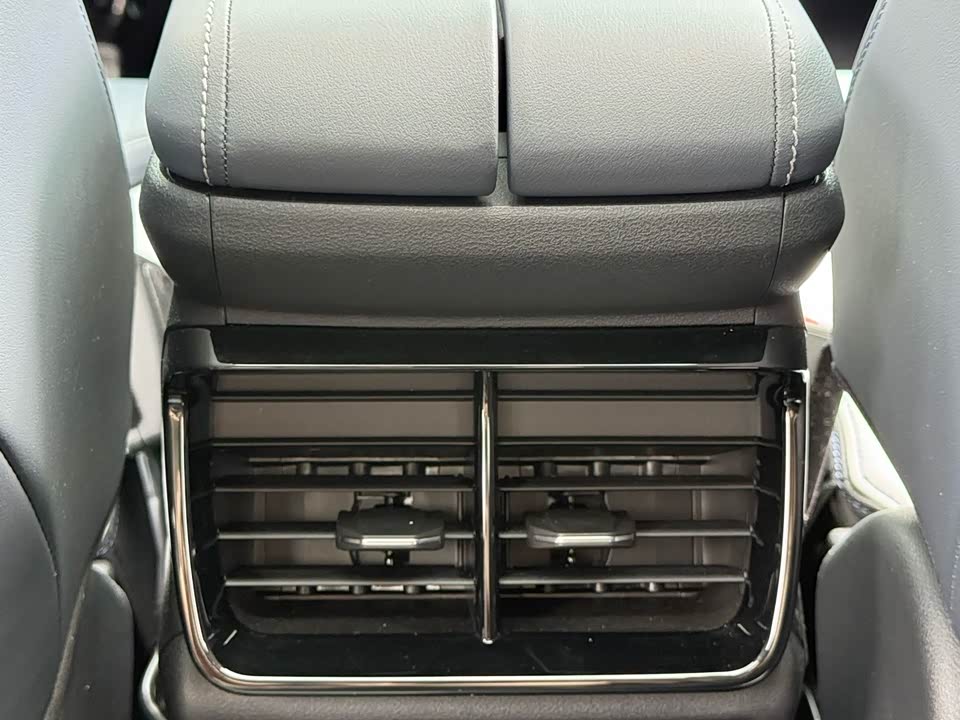 Geely Atlas L