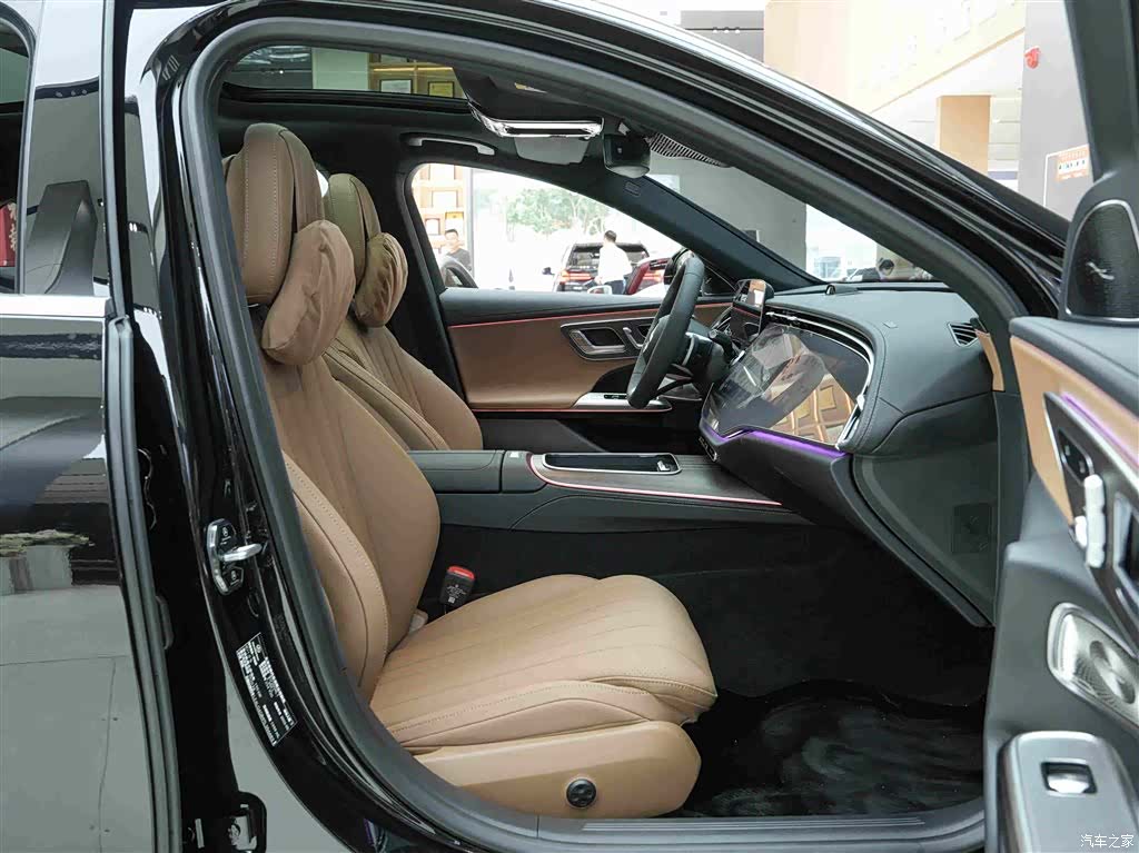 Mercedes-Benz E-Class, 2026 12