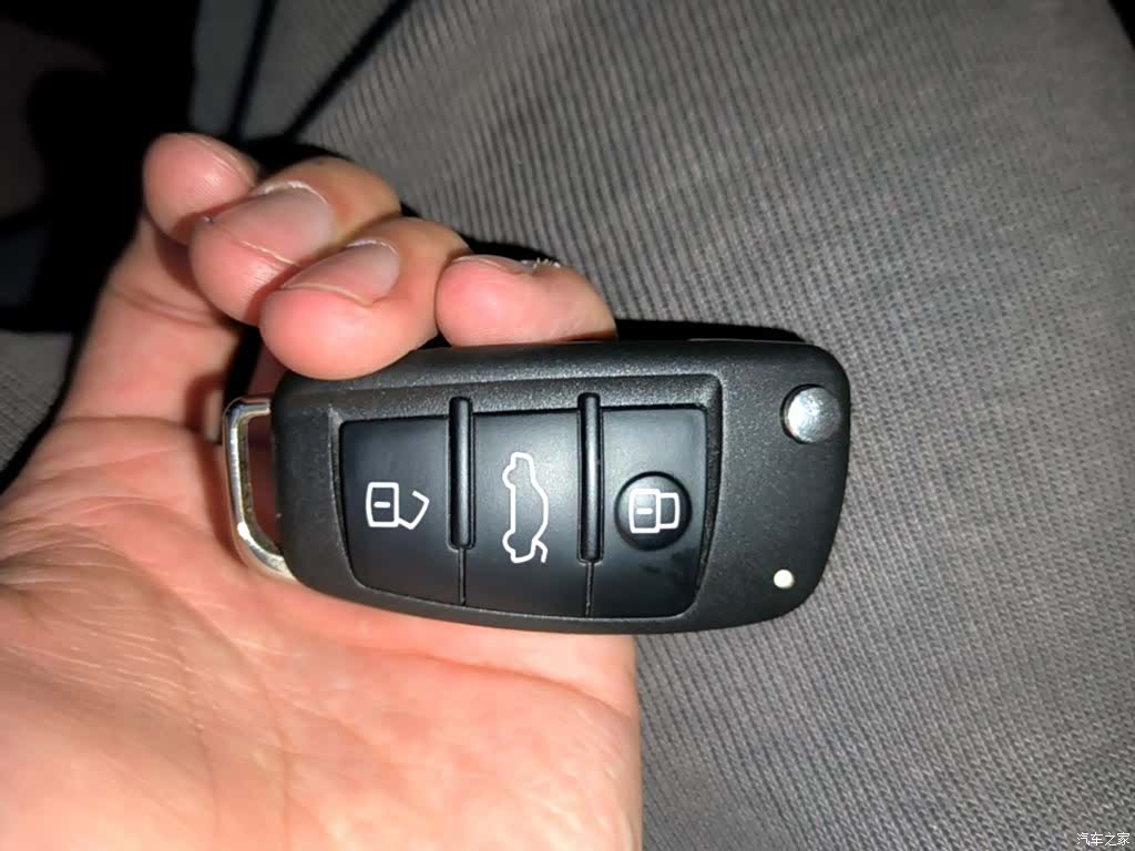 Audi Q2L, 2021 9
