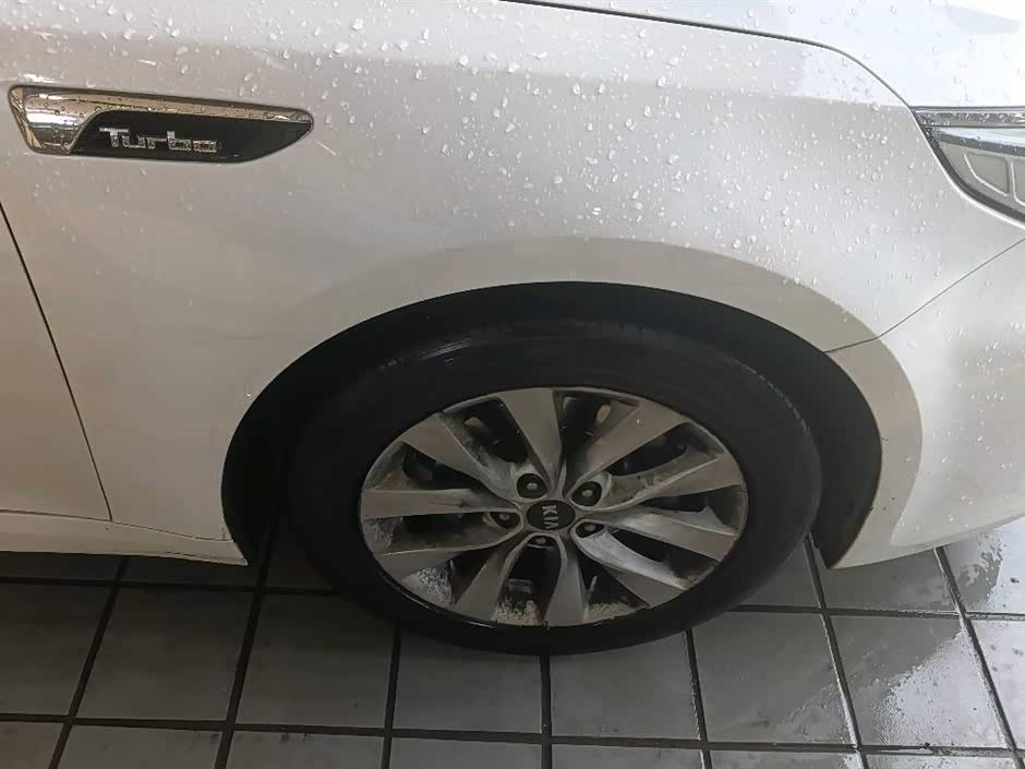 Kia K5 Kia K5