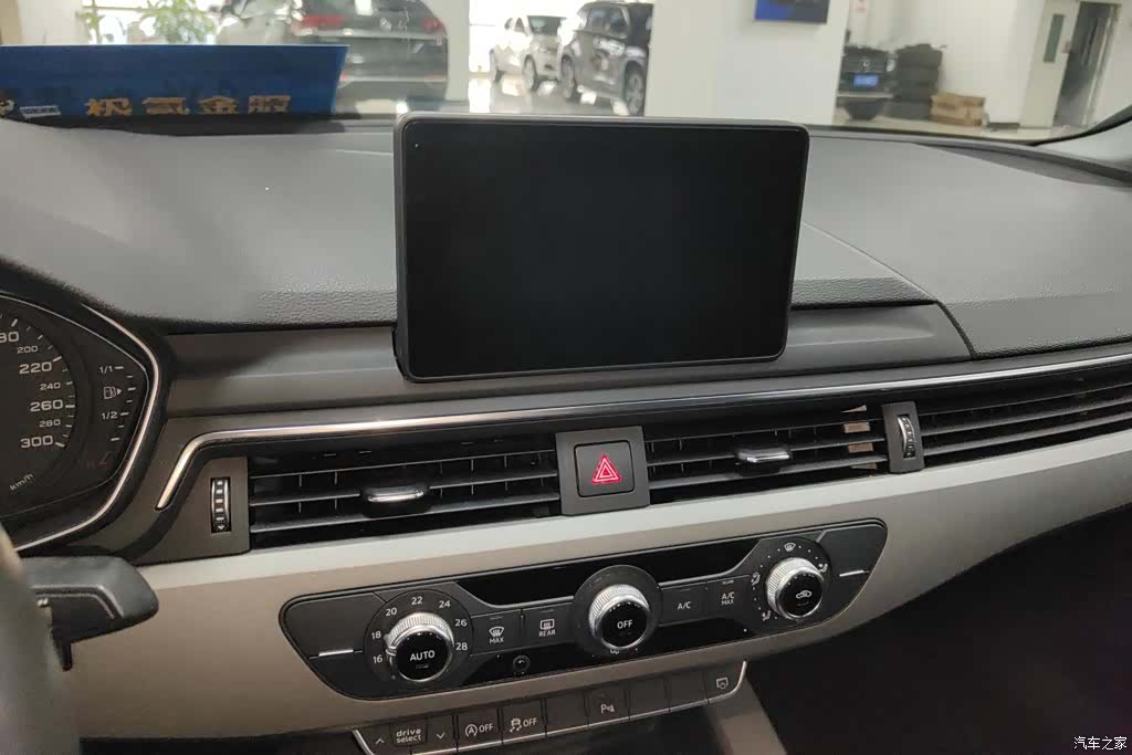 Audi A4L, 2018 13