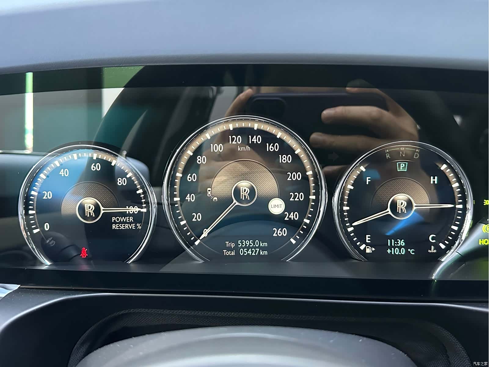 Rolls-Royce Ghost, 2025 14