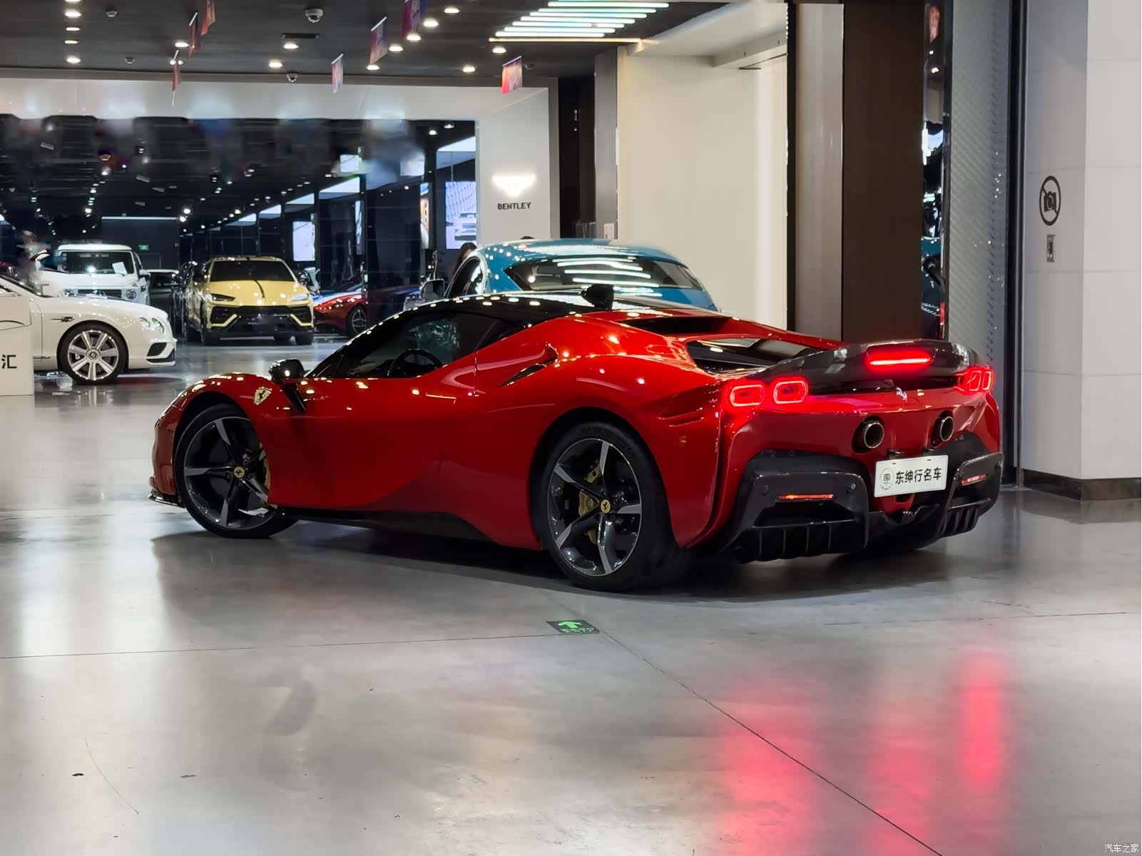 Ferrari SF90, 2021 4