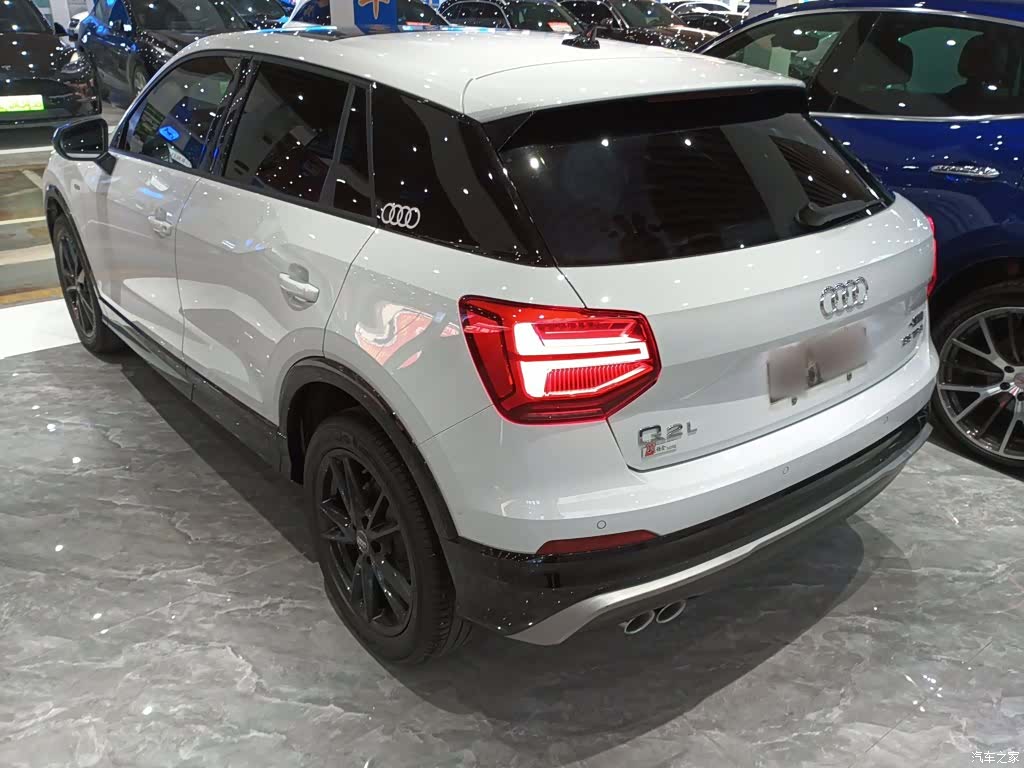 Audi Q2L, 2019 23
