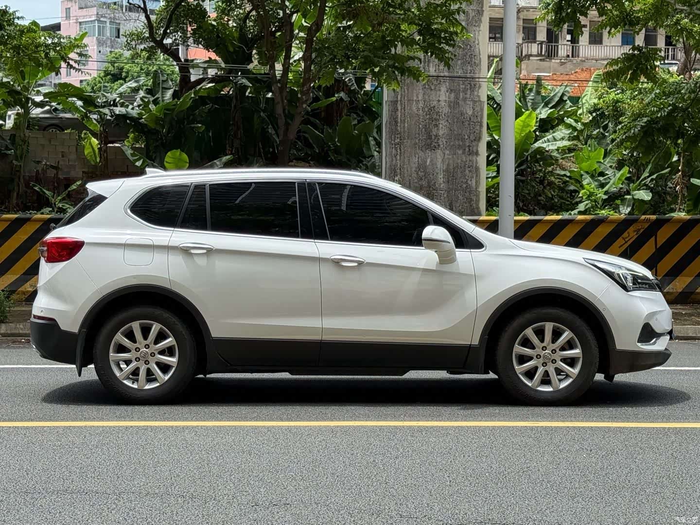 Buick Envision Plus, 2020 все фото