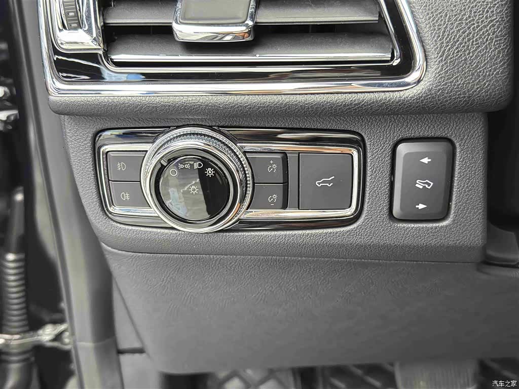 Lincoln Navigator, 2019 21