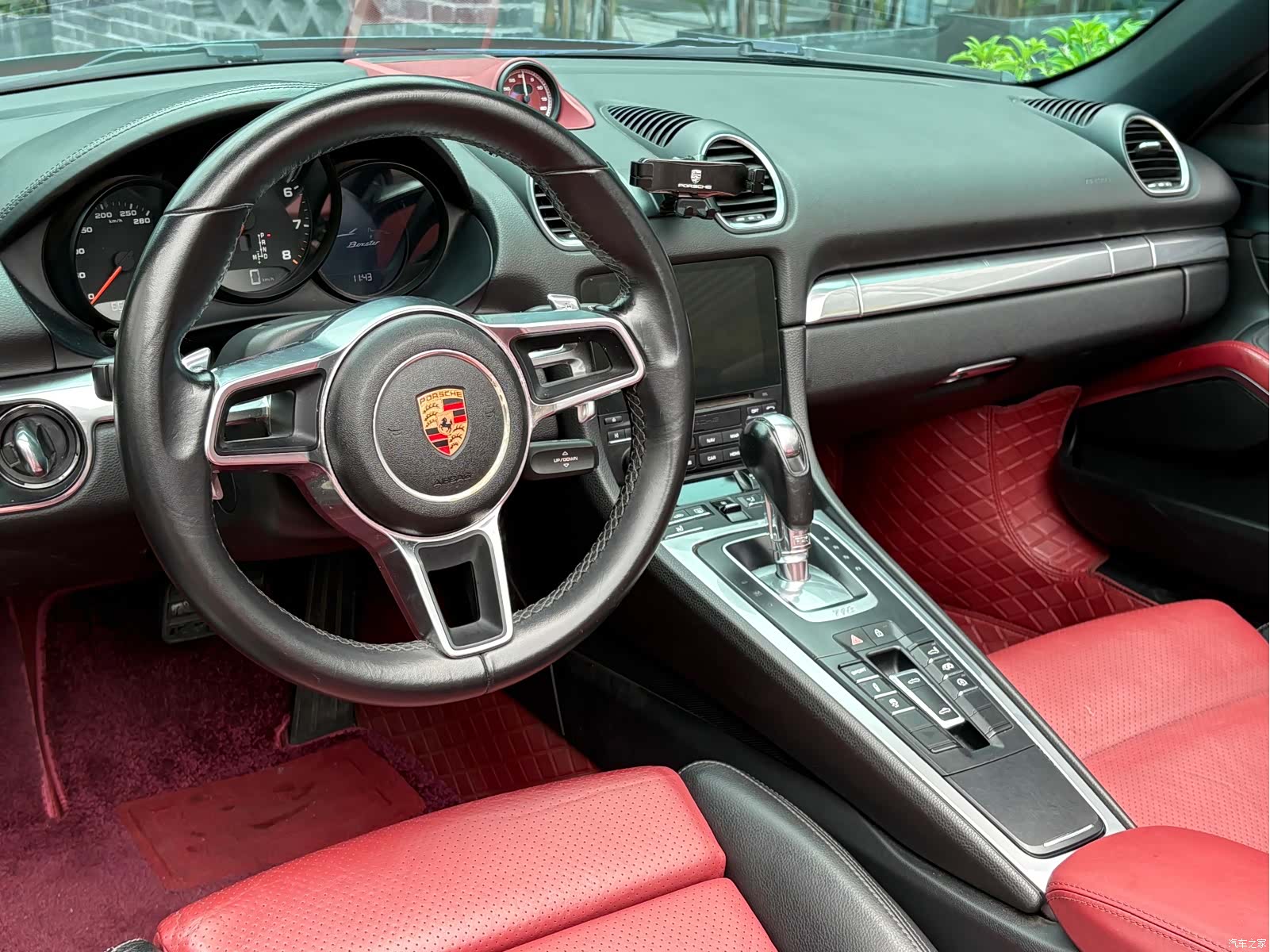 Porsche Boxster, 2019 все фото