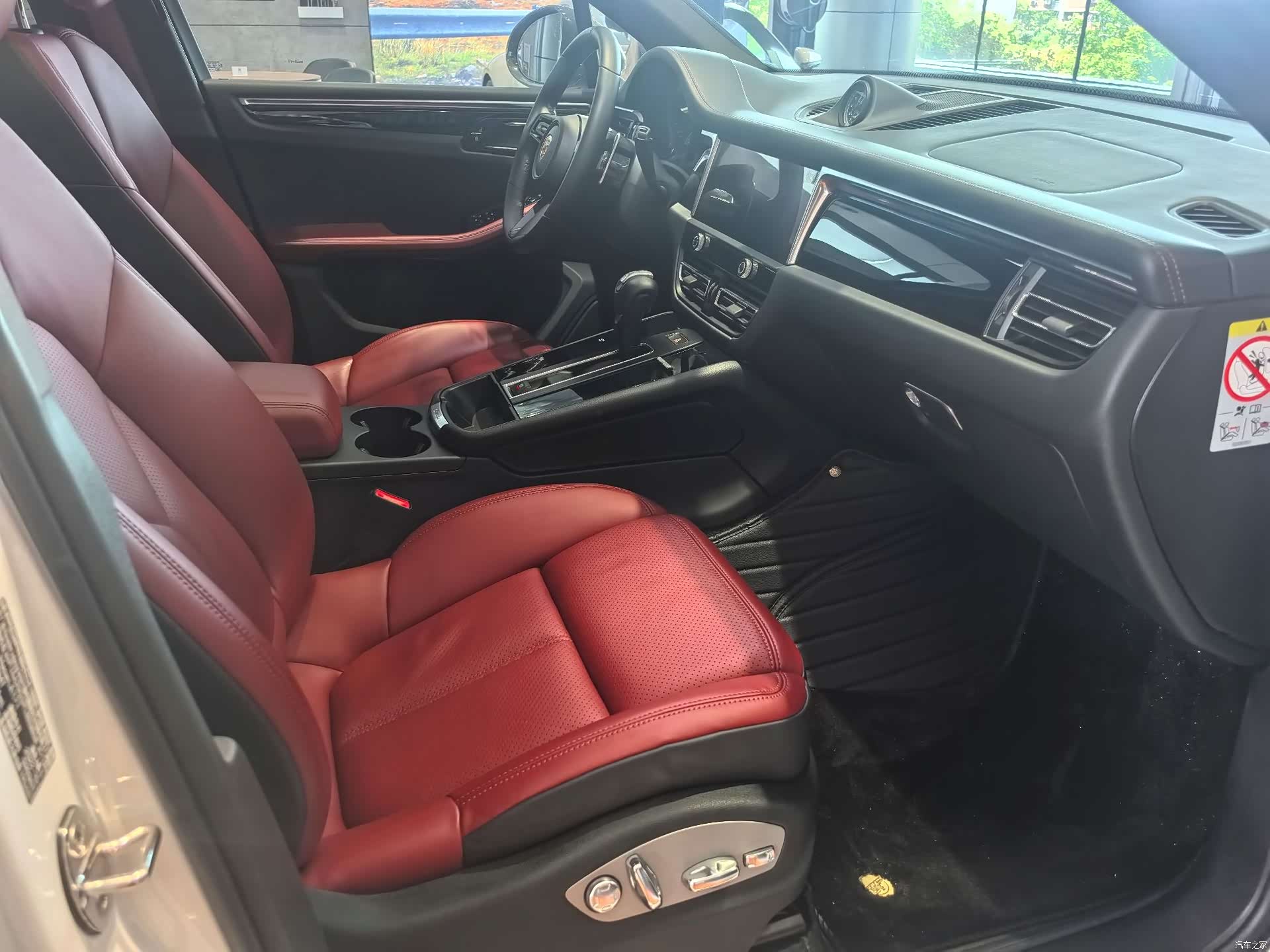 Porsche Macan, 2023 10