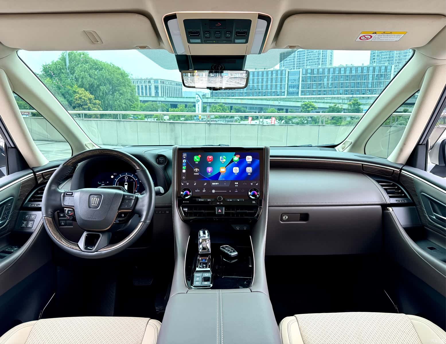 Toyota Vellfire, 2025 12