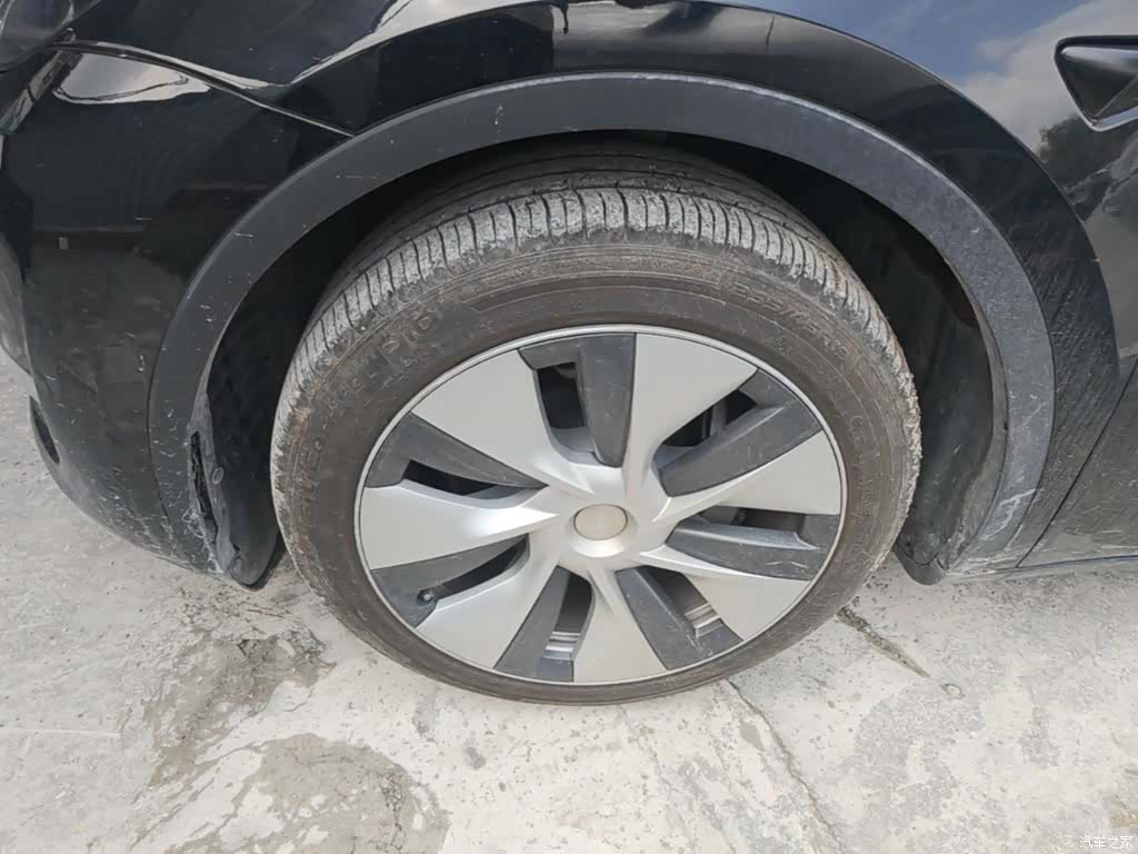 Tesla Model Y, 2022 23