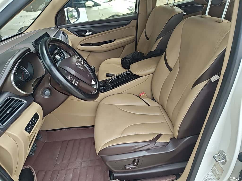 Wuling 730, 2017 15