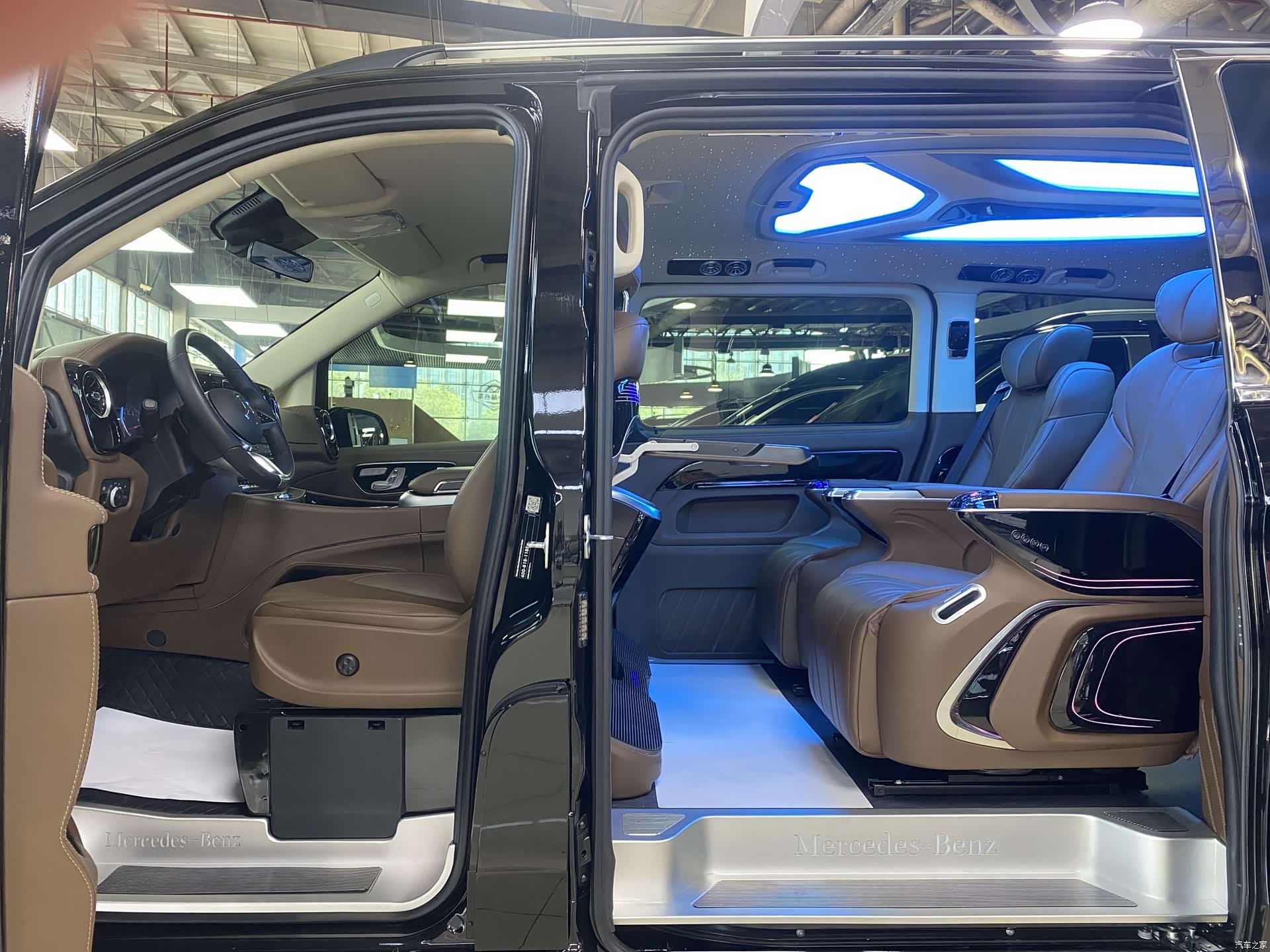 Mercedes-Benz 7, 2025 9