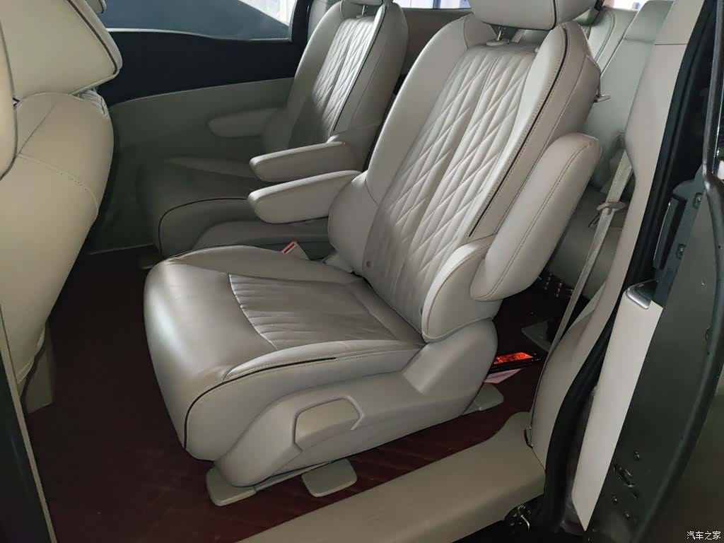 Buick GL8, 2021 13