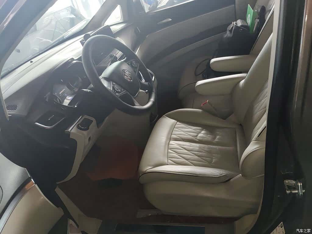 Buick GL8, 2021 11