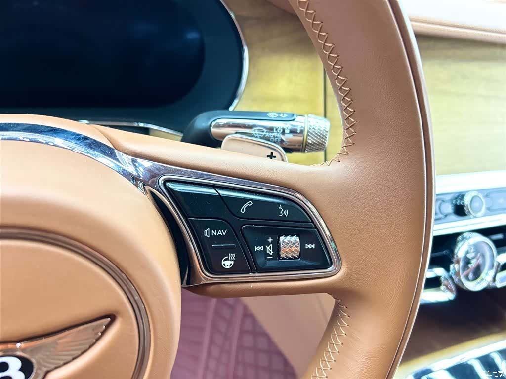 Bentley Flying Spur, 2024 12