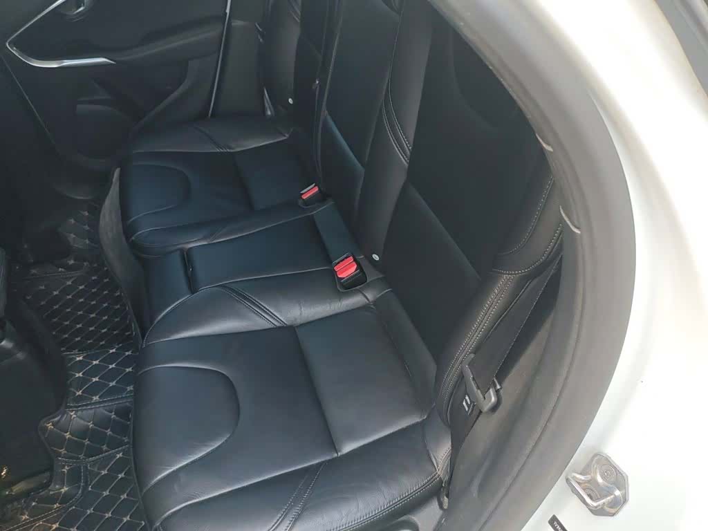 Volvo V40, 2018 14