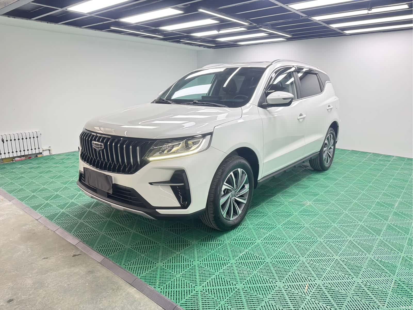 Geely X6, 2022 1