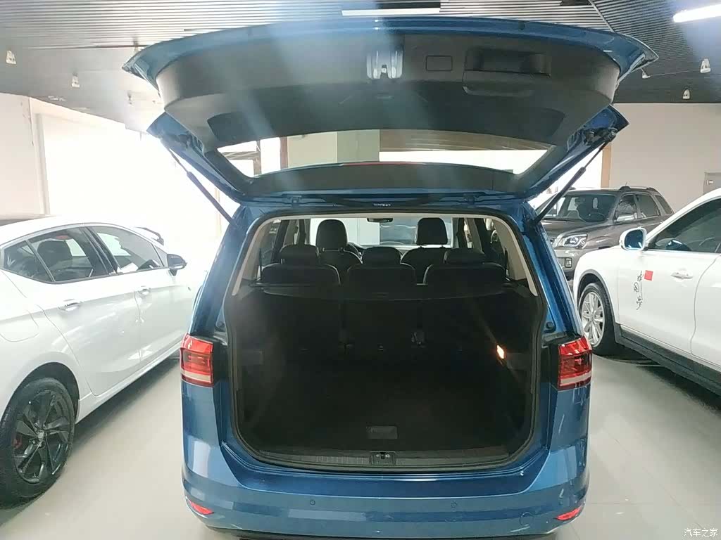 Volkswagen L, 2016 19
