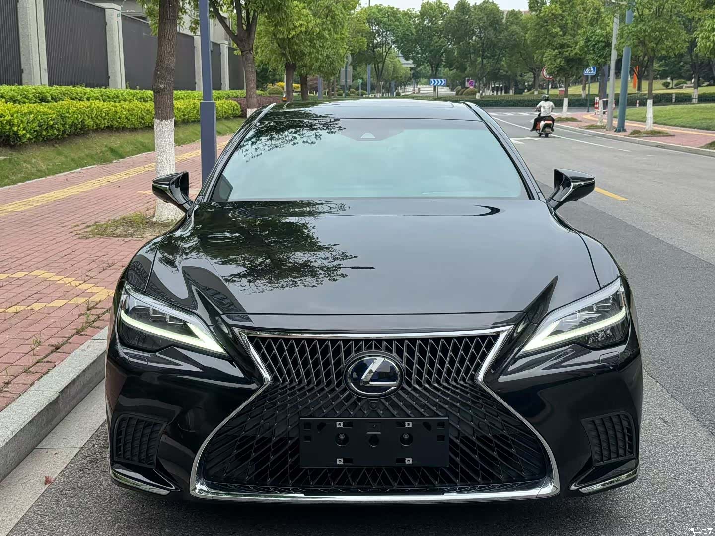 Lexus LS, 2021 2