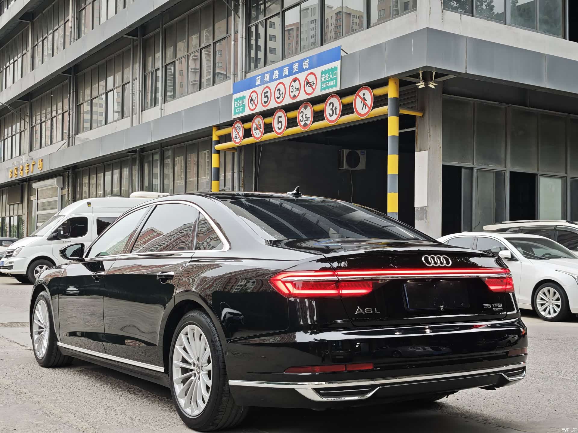 Audi A8L, 2018 10