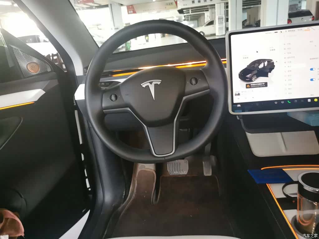 Tesla Model Y, 2023 7