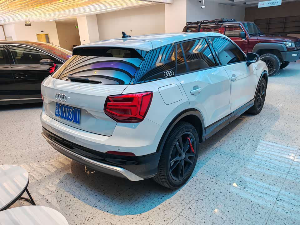 Audi Q2L