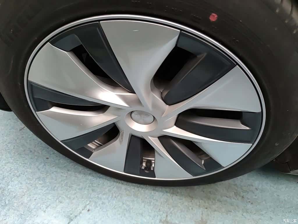 Tesla Model Y, 2023 23