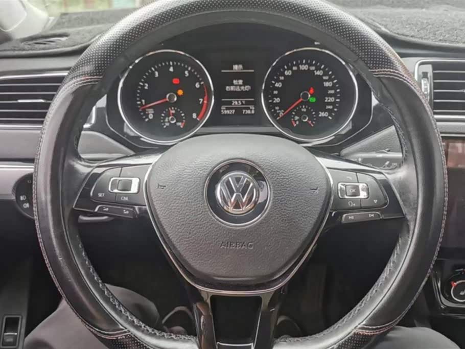 Volkswagen Sagitar