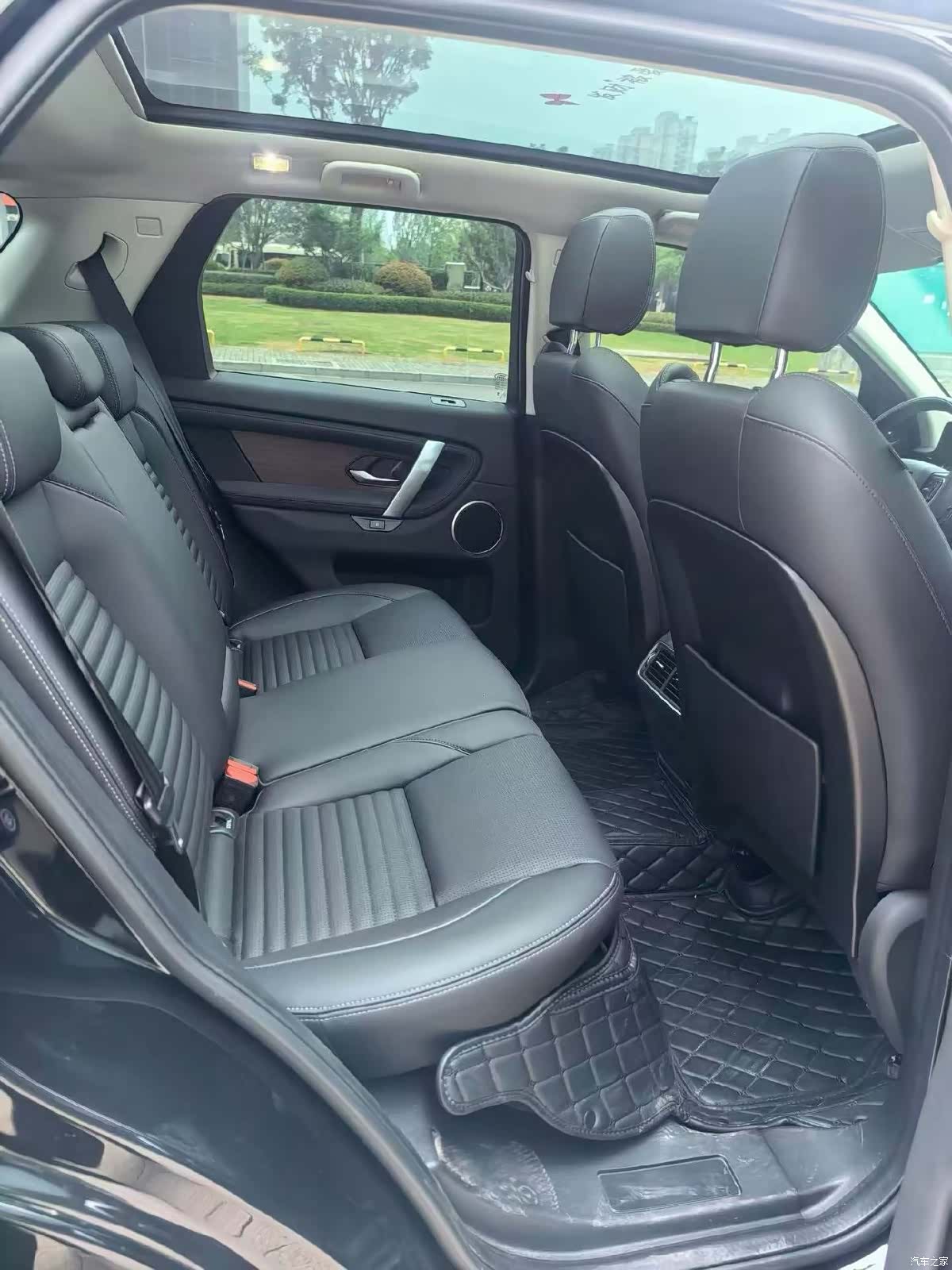 Land Rover Discovery, 2023 все фото