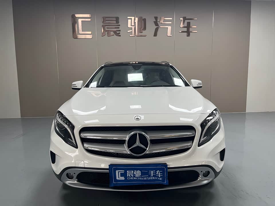 Mercedes-Benz GLA Mercedes-Benz GLA