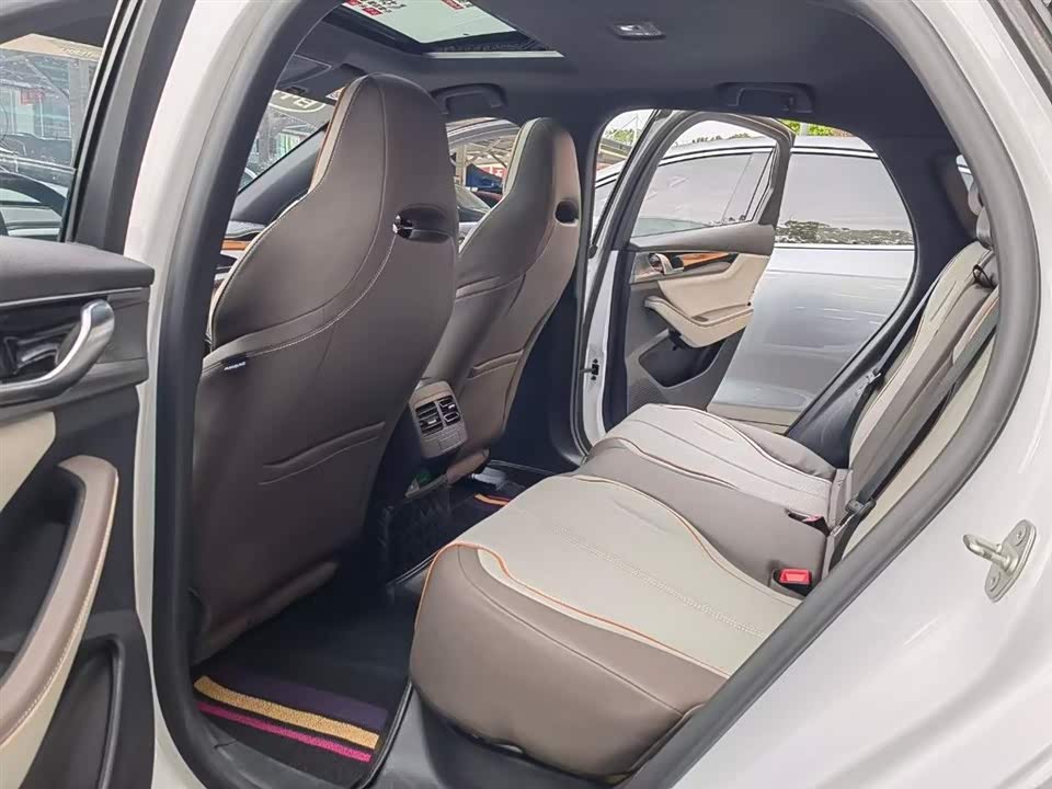 BYD Qin Yuan BYD Qin Yuan