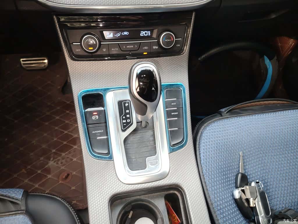 Geely Emgrand, 2017 10