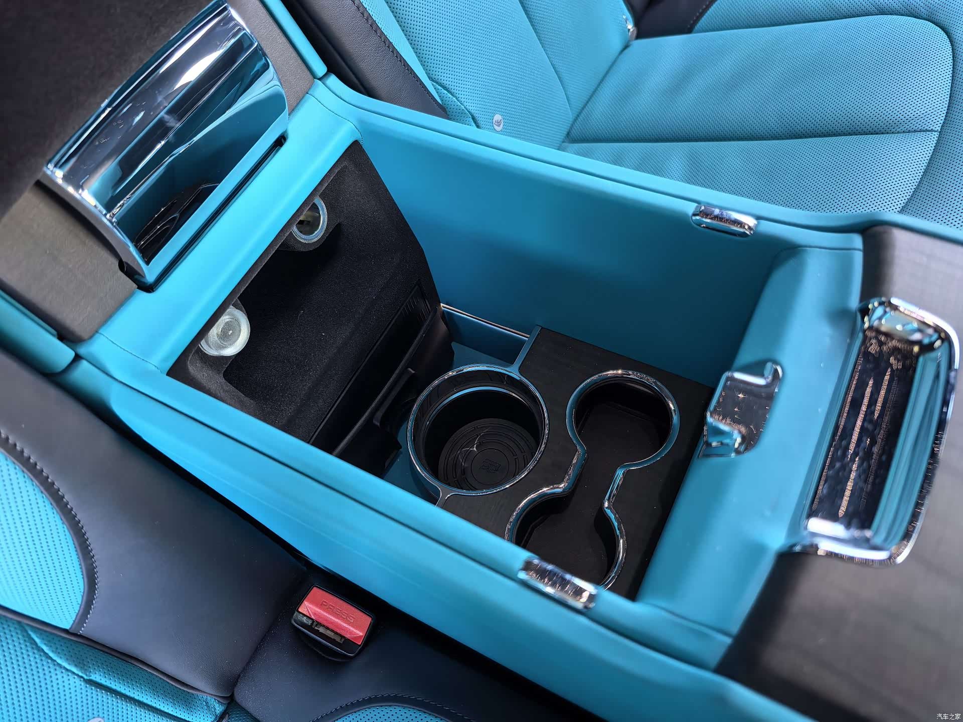 Rolls-Royce Cullinan, 2022 43