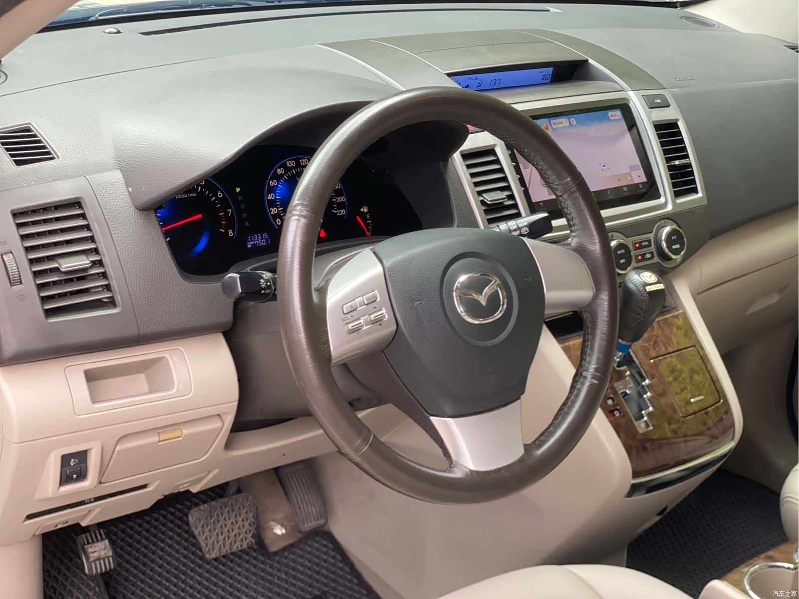 Mazda 8, 2011 8