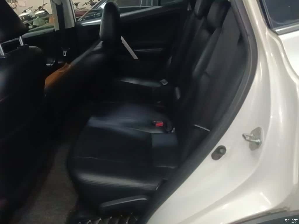 Toyota RAV4, 2017 17