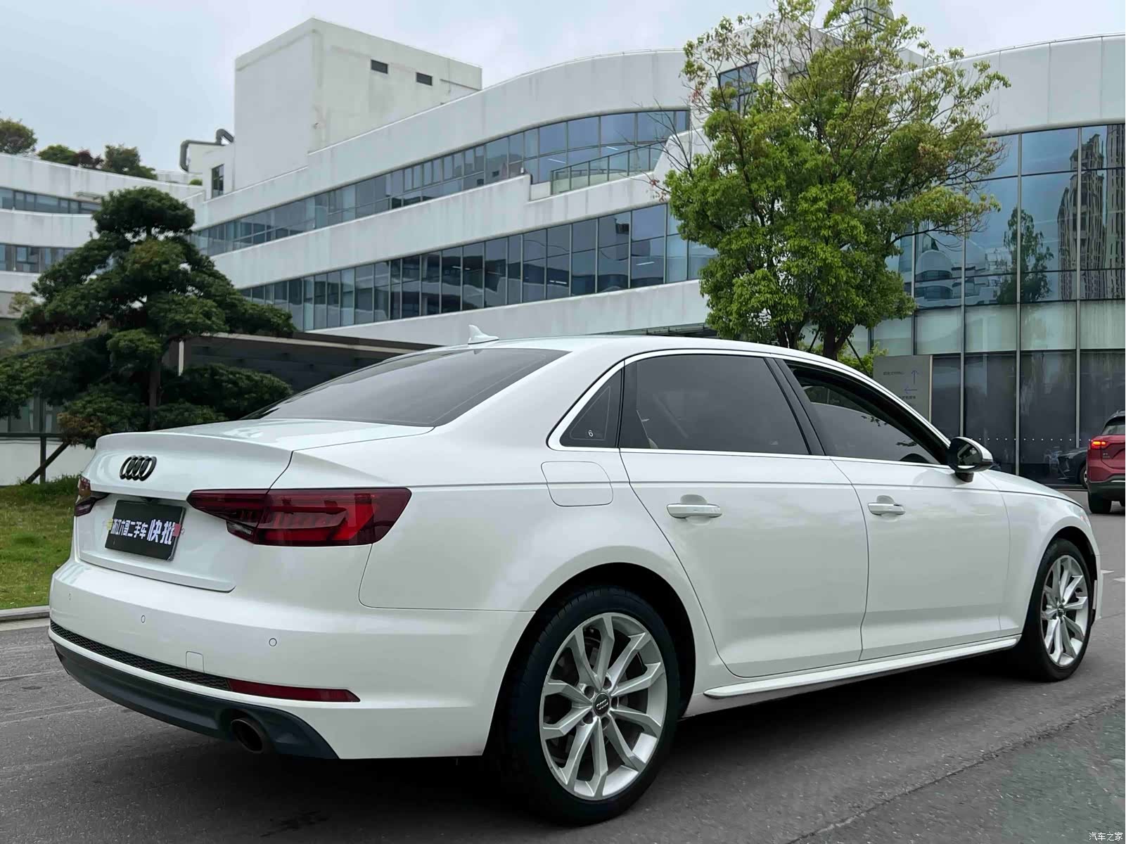 Audi A4L, 2018 11