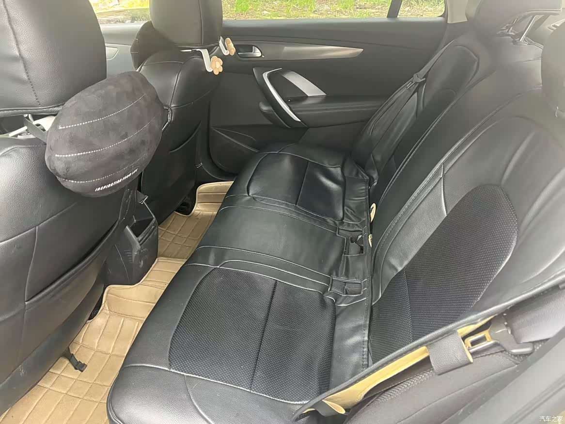 DS VTi140, 2015 4